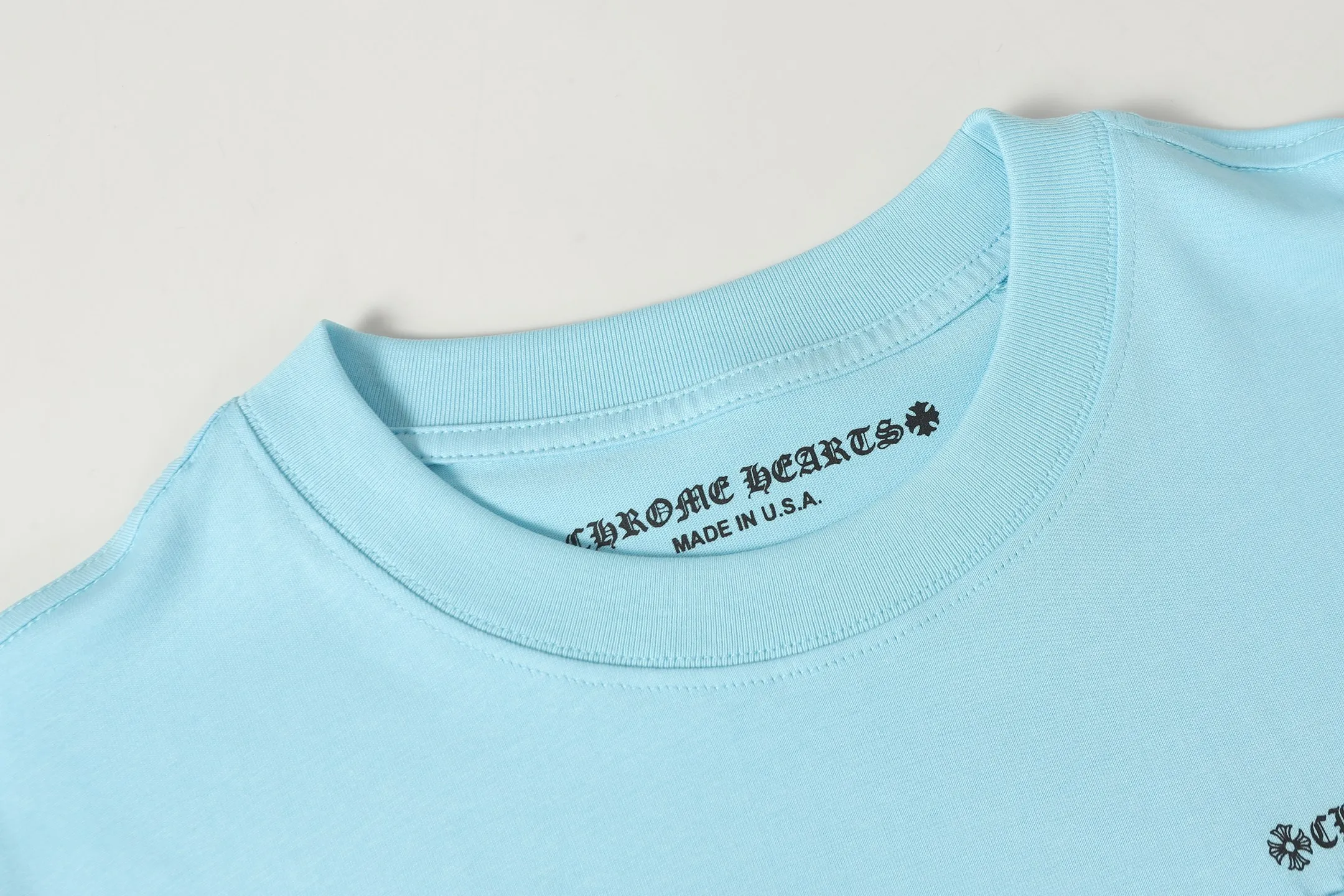 P150 Cross-border model, please do not place an order if you are pursuing quality - Chrome Hearts/Chrome Hearts graffiti printed popular short-sleeved T-shirt - High weight, high density and high quality. The wool is soft, delicate and skin-friendly. Soft and silky to the touch. Excellent warmth and skin-friendly properties. - Customized weaving and dyeing, no color difference, no matter the fabric or workmanship details, beat the ordinary version on the market -Colour: blue -Size: S M L XL
